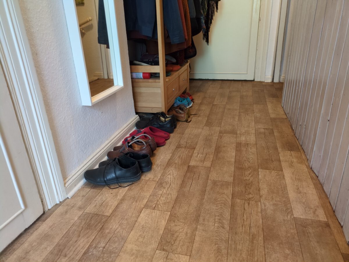 Schuhe aus